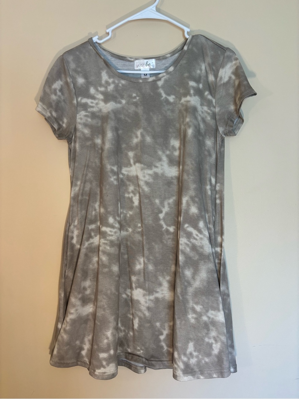 just be Taupe and White Tie-Dye Short Sleeve Dress